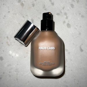 Haus Labs triclone skin tech foundation in 210 Light Medium Neutral (Like New!)
